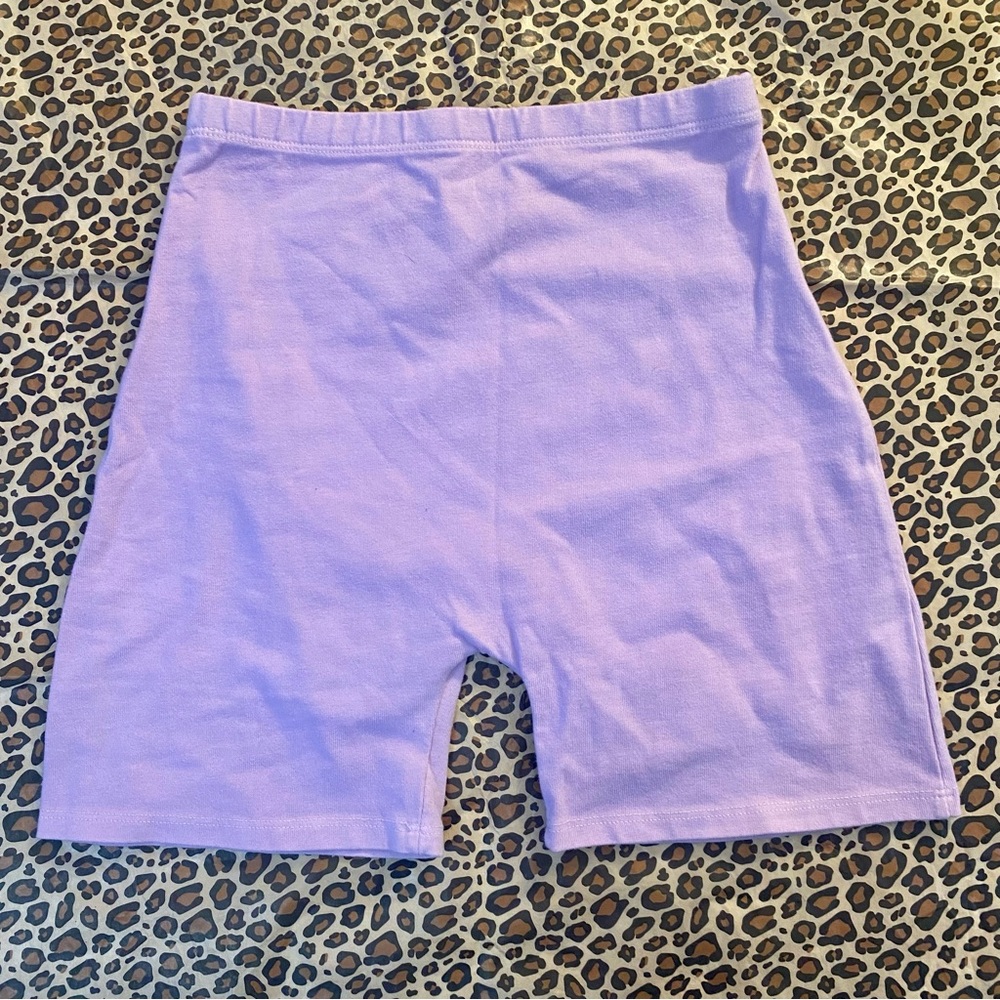 Lilac cycling shorts